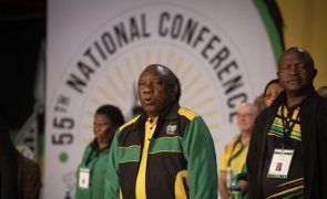 ANC na África do Sul reelege Cyril Ramaphosa na liderança do partido