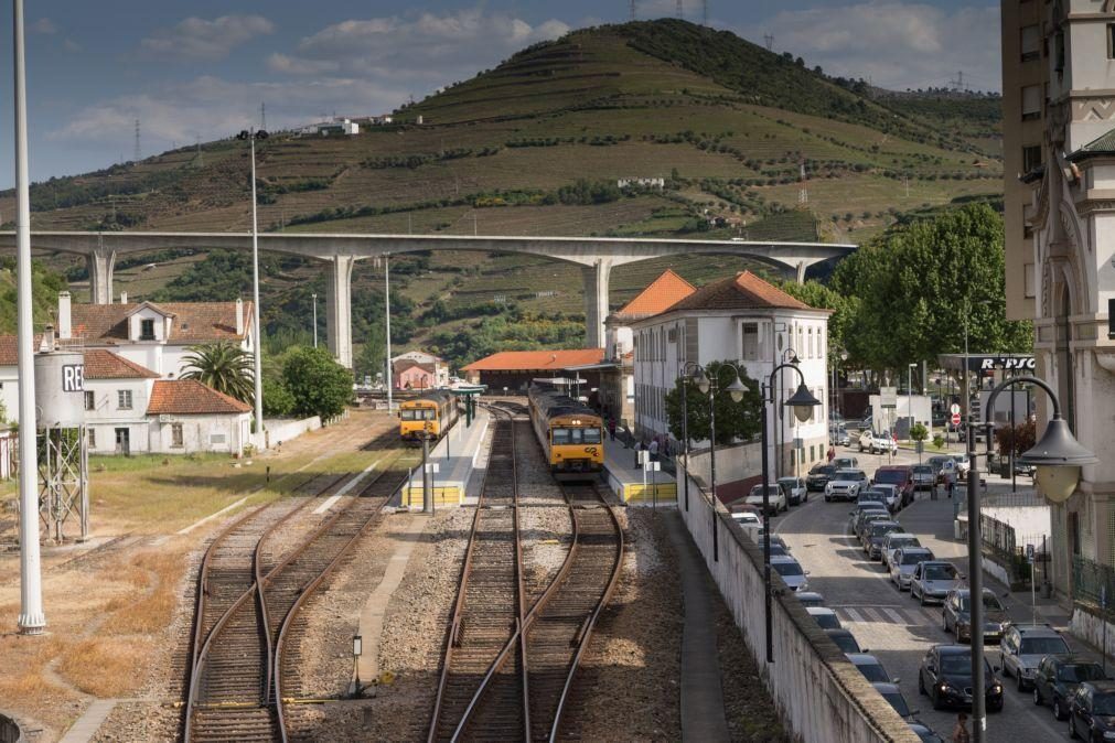 Circulação de comboios restabelecida na Linha do Douro