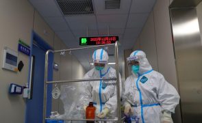 Crematórios sobrecarregados na China com explosão de casos de Covid-19