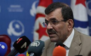 Justiça antiterrorista tunisina prende ex-primeiro-ministro Ali Laarayedh