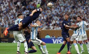 Federação francesa denuncia autores de insultos racistas a jogadores da seleção