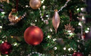 Médica alerta para perigos de masturbação com adereços de Natal