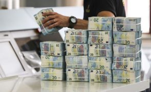 Certificados de aforro registam em novembro a maior subida mensal desde 2017