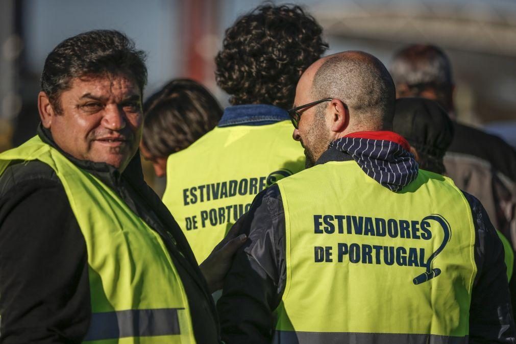 Trabalhadores dos portos iniciam na quinta-feira greve de vários dias até 30 de janeiro