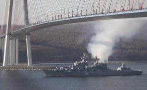 Pequim e Moscovo realizam exercícios navais na costa oriental chinesa