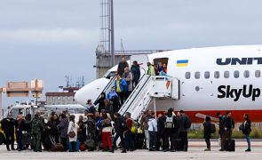 Ucrânia: Avião com 176 refugiados chegou a Lisboa