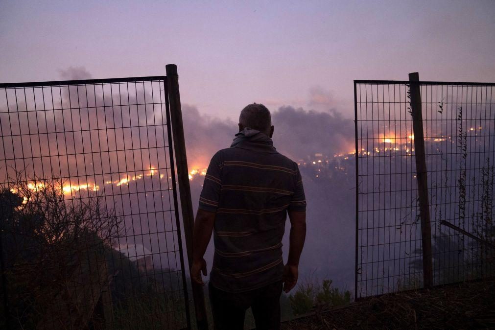 Chile declara estado de emergência após incêndio que fez pelo menos dois mortos