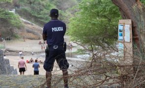 Polícia de Cabo Verde faz 11 detenções e apreende armas em megaoperação na Praia