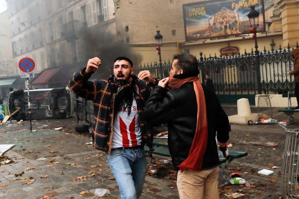 Conselheiro do presidente turco condena violência em Paris e responsabiliza PKK