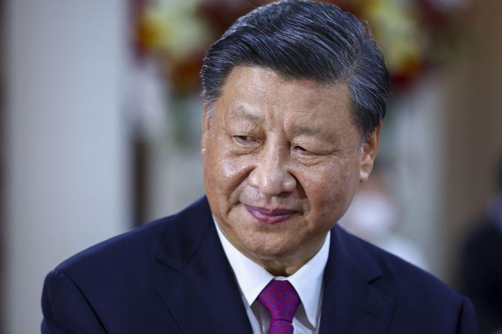 Covid-19: Presidente chinês defende medidas para proteger vidas