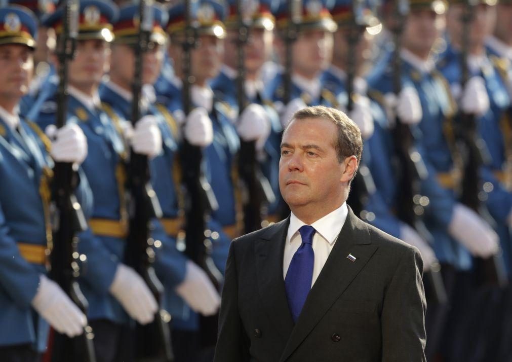 Putin nomeia Medvedev