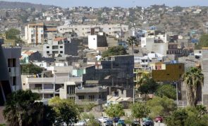 'Stock' da dívida pública de Cabo Verde desce para menos de 130% do PIB