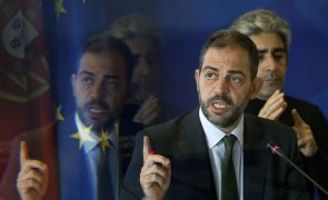 Ministro do Ambiente lamenta saída de Pedro Nuno Santos mas garante capacidade do executivo