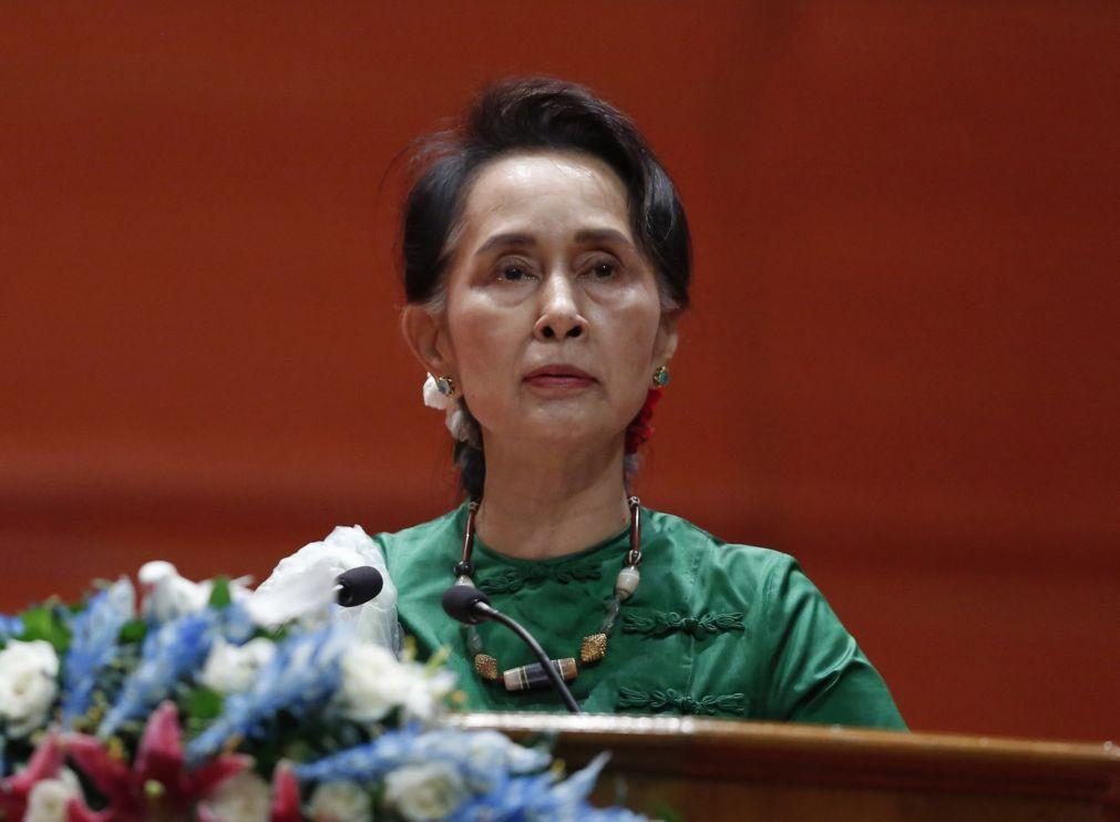 Myanmar: Dirigente deposta Aung San Suu Kyi condenada a mais sete anos de prisão