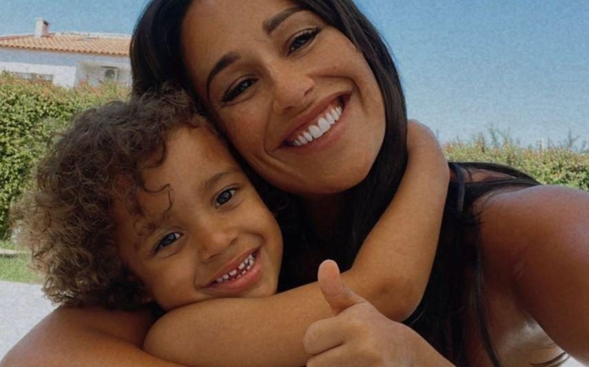 Rita Pereira Cumpre tradição solidária com o filho: