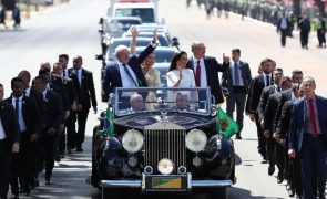 Lula da Silva empossado Presidente do Brasil