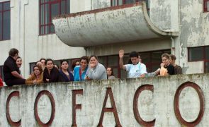 Trabalhadoras da Cofaco nos Açores em greve às horas extraordinárias dois dias por semana
