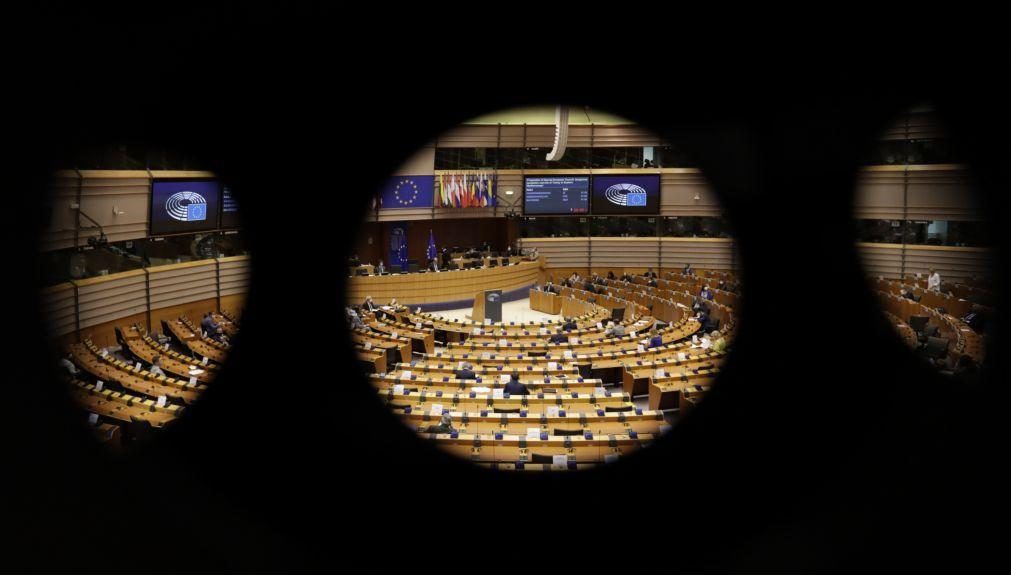 Qatargate: Parlamento Europeu levanta imunidade a mais dois deputados