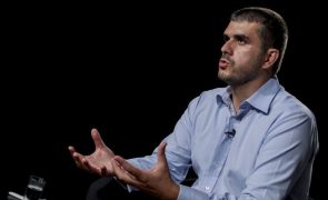 IL acusa Costa de fazer remodelação para 