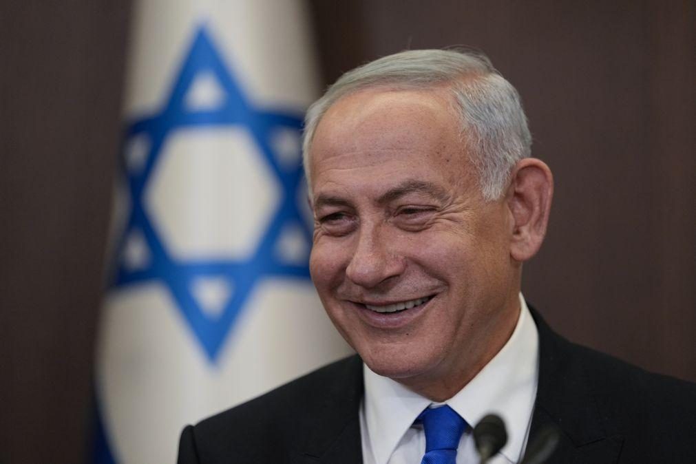 Israel diz que se oporá abertamente a reativar acordo nuclear com Irão