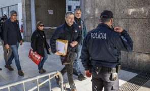 Fenprof entrega abaixo-assinado com mais de 45 mil subscritores ao Ministério da Educação