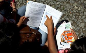 Nove em cada 10 alunos terminam o 3.º ciclo sem chumbar