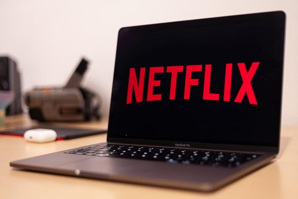 Netflix surpreende e cancela uma das melhores séries de 2022