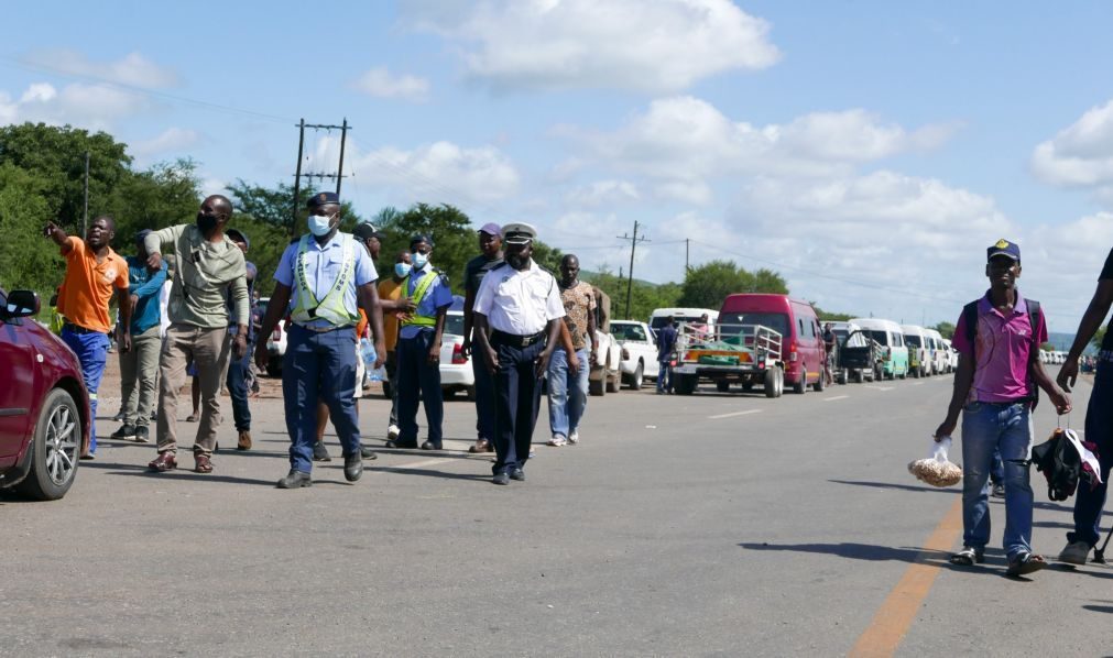 Autoridades sul-africanas travam entrada de 40 moçambicanos ilegais no país