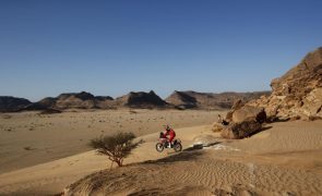 Dakar2023: Vitória nas motos é de Barreda depois de organização retificar classificação