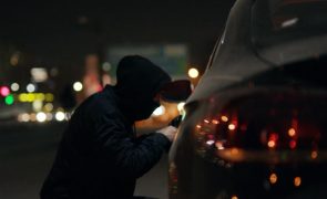Este erro preguiçoso dos condutores convida ladrões a assaltarem automóveis