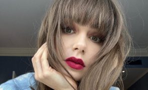 Lily Collins reage a acusação de ter carreira facilitada por ser filha de Phil Collins