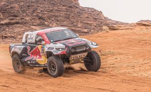 Dakar2023: Al-Attiyah vê adversários desistir e tem triunfo na mão