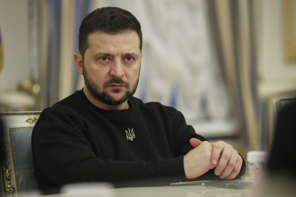 Zelensky agradece aos EUA o envio de veículos blindados Bradley