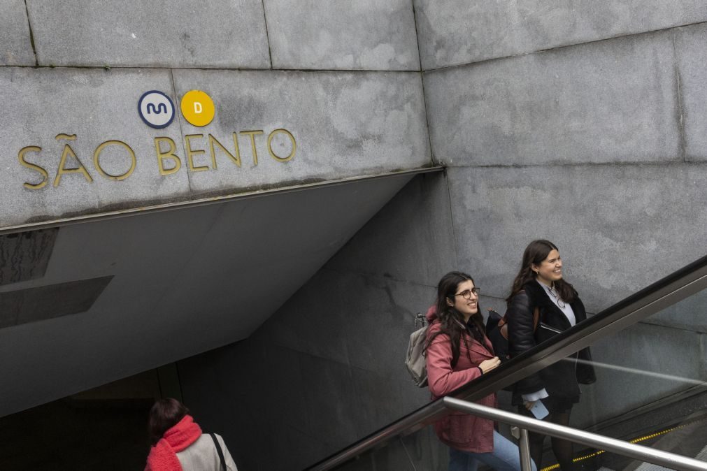 Estação de metro de São Bento no Porto reabriu às 16:10