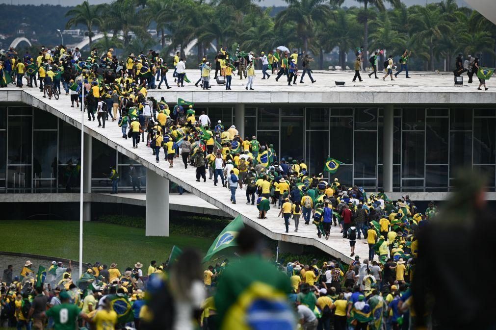Manifestantes em Brasília dizem querer