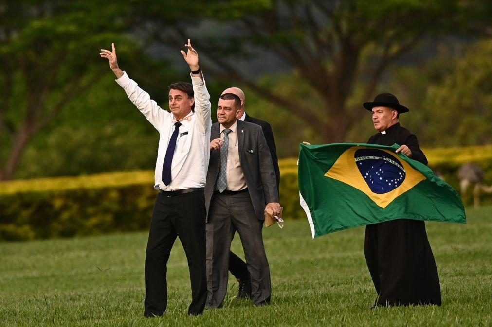 Bolsonaro demarca-se de ataques em Brasília e nega responsabilidades