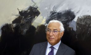 António Costa comunica a Zelensky que Portugal vai reforçar apoio humanitário