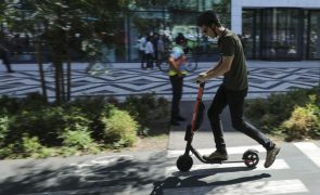 Trotinetes em Lisboa vão ter estacionamento obrigatório e limite de velocidade
