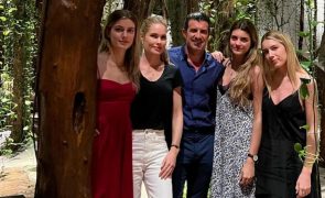 Luís Figo no México em férias de luxo com as filhas e os genros