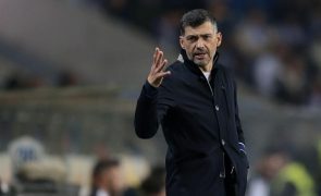 Treinador do FC Porto muda apenas de guarda-redes com Arouca