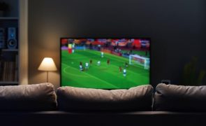 Polícia irá visitar mil casas para acabar com streaming ilegal de jogos de futebol