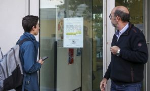 Associações de pais preocupadas com as escolas devido às greves querem serviços mínimos