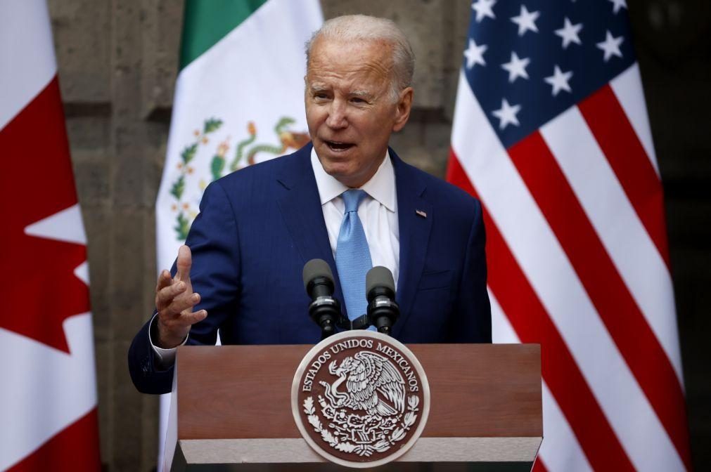 Biden diz desconhecer conteúdo dos documentos confidenciais descobertos em escritório