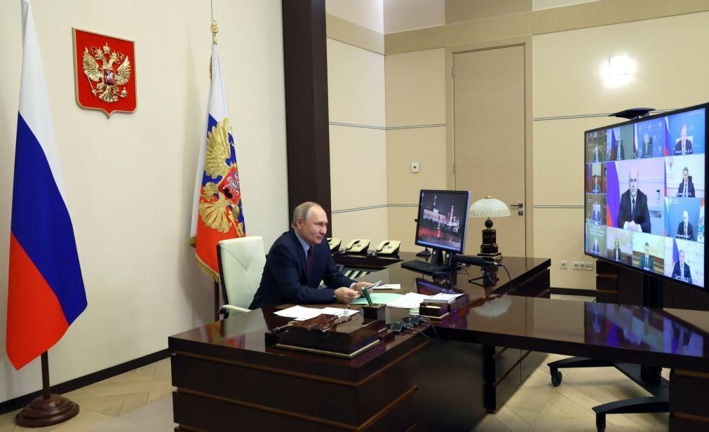 Putin e Raisi defendem aprofundamento da cooperação bilateral entre Rússia e Irão