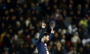 Paris Saint-Germain vence Angers no dia do regresso de Messi após Mundial