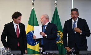 Lula assina lei que equipara o insulto racial ao racismo