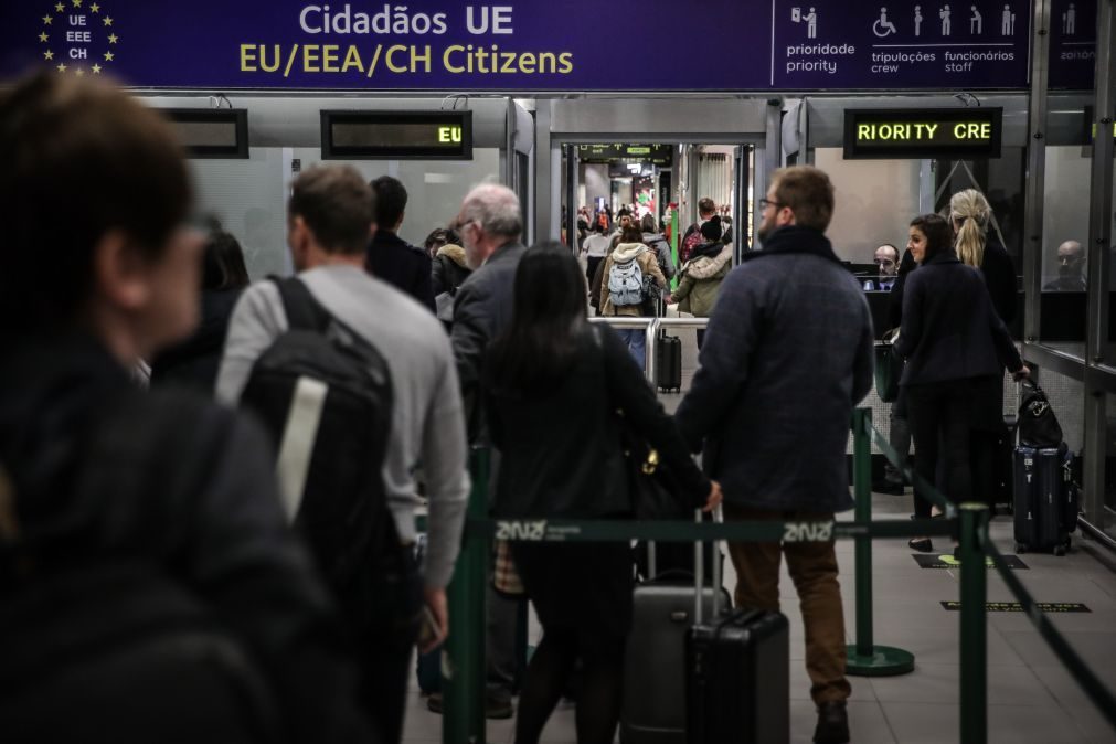 Sindicato da PSP diz que reestruturação do SEF põe em causa segurança no aeroporto de Lisboa