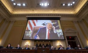 Trump pede ao procurador-geral dos EUA que termine investigações contra si