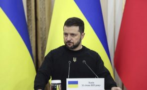 Zelensky discute fornecimento de armas com Forças Armadas