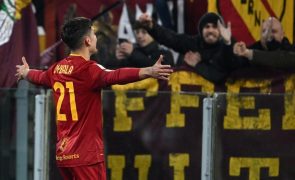 Mourinho precisou de ir ao 'banco' buscar Dybala para pôr Roma nos 'quartos' da Taça